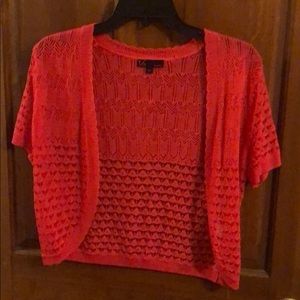 Short sleeve shoulder cover.